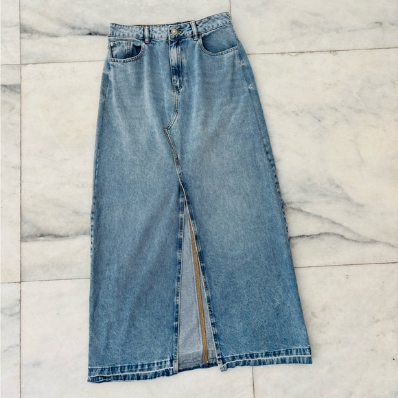 rifle Dresses & Skirts - VTG Rifle Denim Maxi Skirt Light Wash Front Slit Womens 10 Boho Hippie Grunge